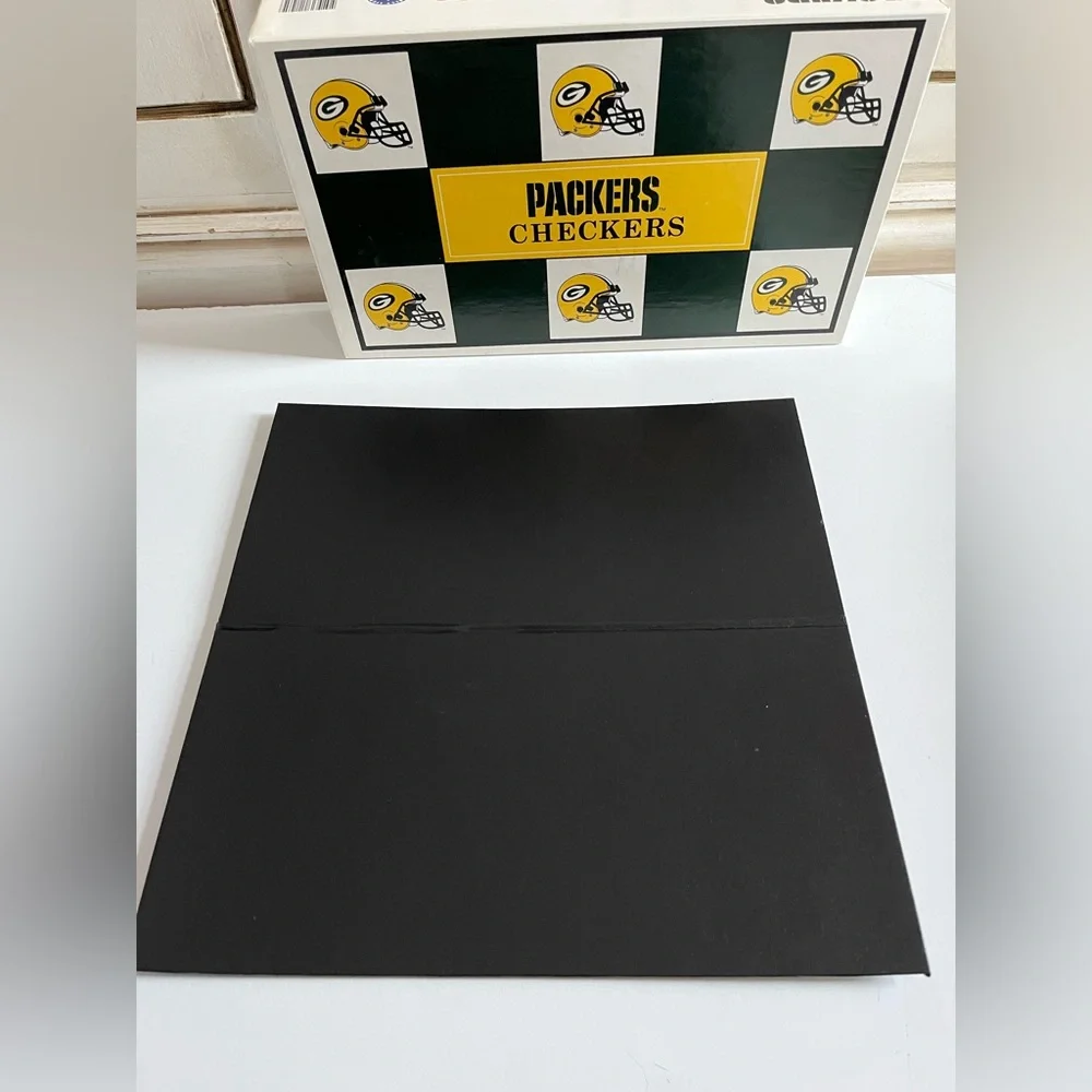 Vintage 1993 NFL GREEN BAY PACKERS vs VIKINGS NFL Helmet Checkers Board Game